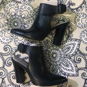 Pour La Victoire Black Leather Booties